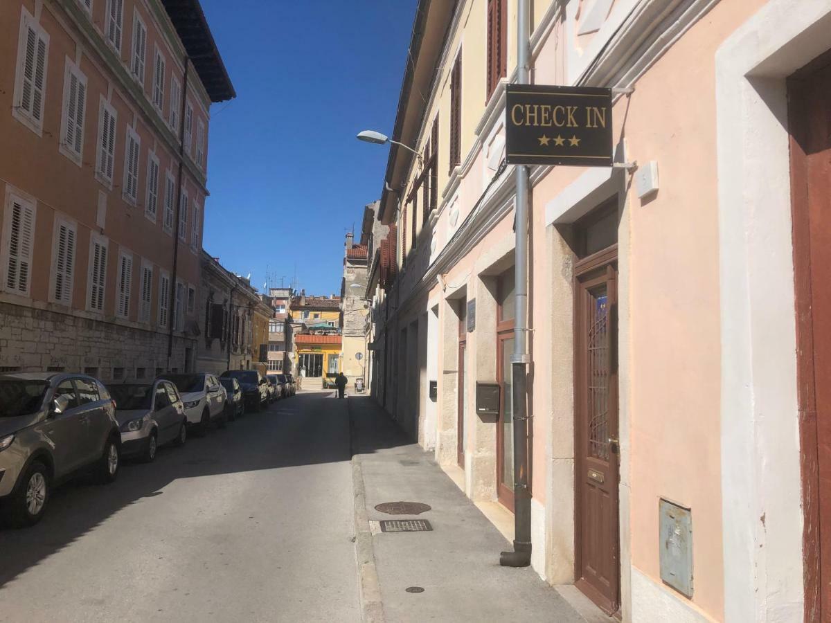 Apartment Check In Pula Exterior foto